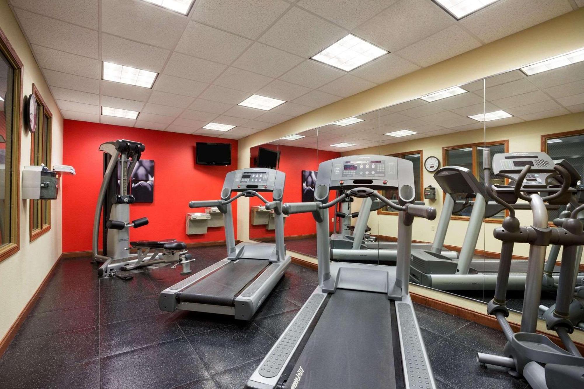 Country Inn & Suites By Radisson, Washington At Meadowlands, Pa Ngoại thất bức ảnh